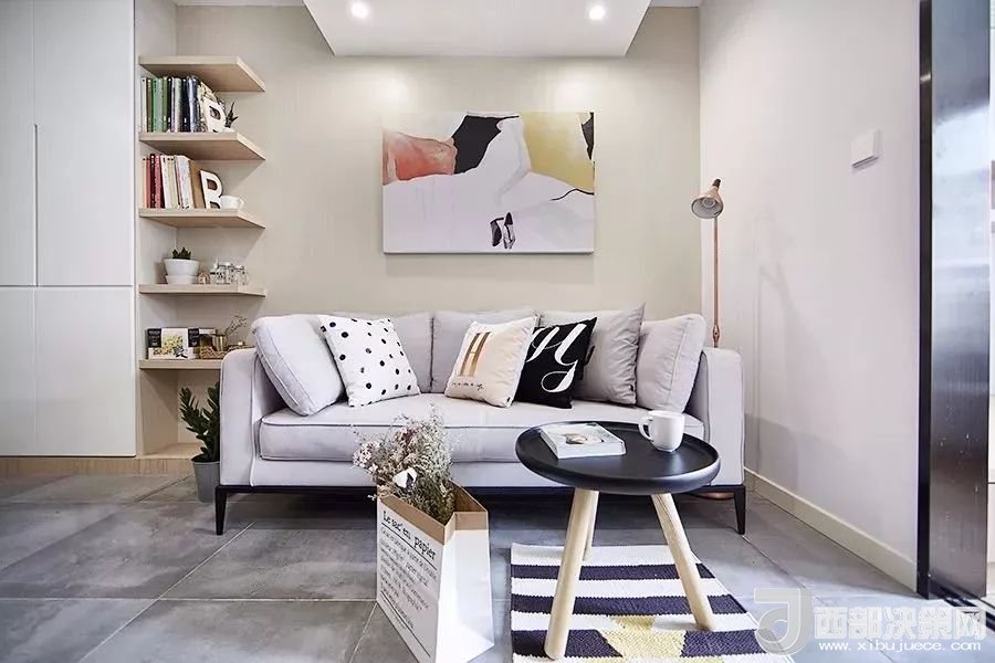 沙發(fā)背景墻選對裝飾畫，才能美了整個客廳空間！