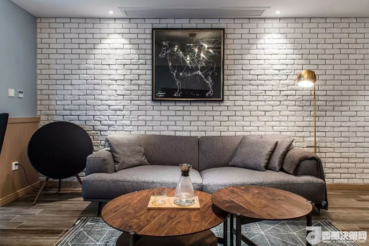 沙發(fā)背景墻選對裝飾畫，才能美了整個客廳空間！