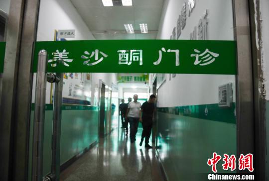 有數(shù)據(jù)顯示，十年來(lái)，山西省司法行政戒毒系統(tǒng)累計(jì)收治戒毒人員總數(shù)6萬(wàn)余人。截至目前，在冊(cè)強(qiáng)制隔離戒毒人員、自愿戒毒人員、戒毒康復(fù)人員、美沙酮維持治療人員共1.2萬(wàn)余人。　王建軍 攝