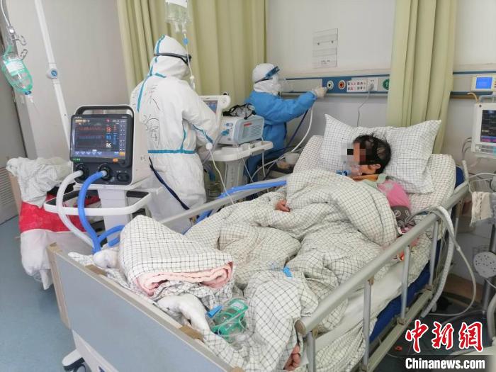 四川援助湖北醫(yī)生：幫患者打開心結(jié)，也是“良藥”