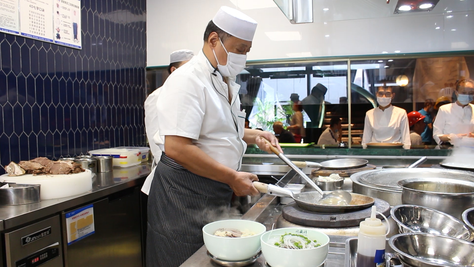 【陜菜大師和他們的拿手菜】烏平：“知足者常樂，食客愛吃我做的牛羊肉泡饃，就是我最大的滿足”_fororder_圖片7